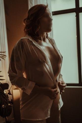 Dezi2022_wet_tshirt